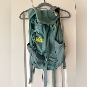 REI Co-op Flashpack 22L Light Blue